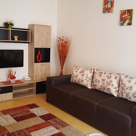 Apartament Maria Floresti  Luaran gambar